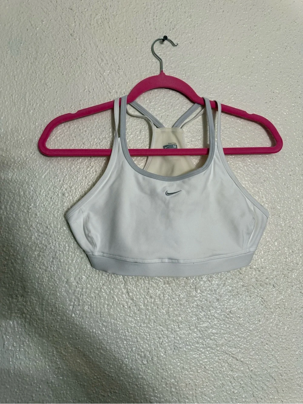 Vintage Y2K Nike Women’s white Racerback Sports Bra with Contrast Trim size M